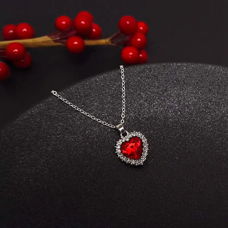 Exquisite Ol Rhinestone Crystal Heart