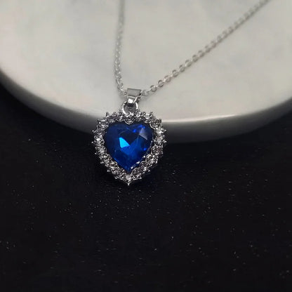 Exquisite Ol Rhinestone Crystal Heart