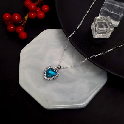 Exquisite Ol Rhinestone Crystal Heart